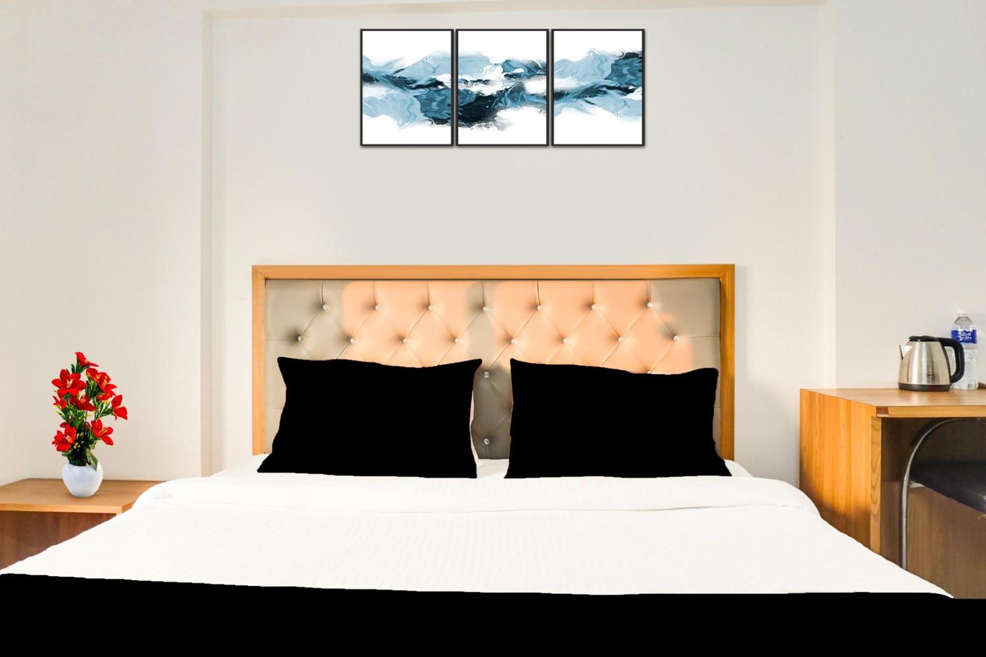 Super Townhouse Lohegaon Near Pune Airport Formerly Landmark Regency Lohogaon Exterior photo