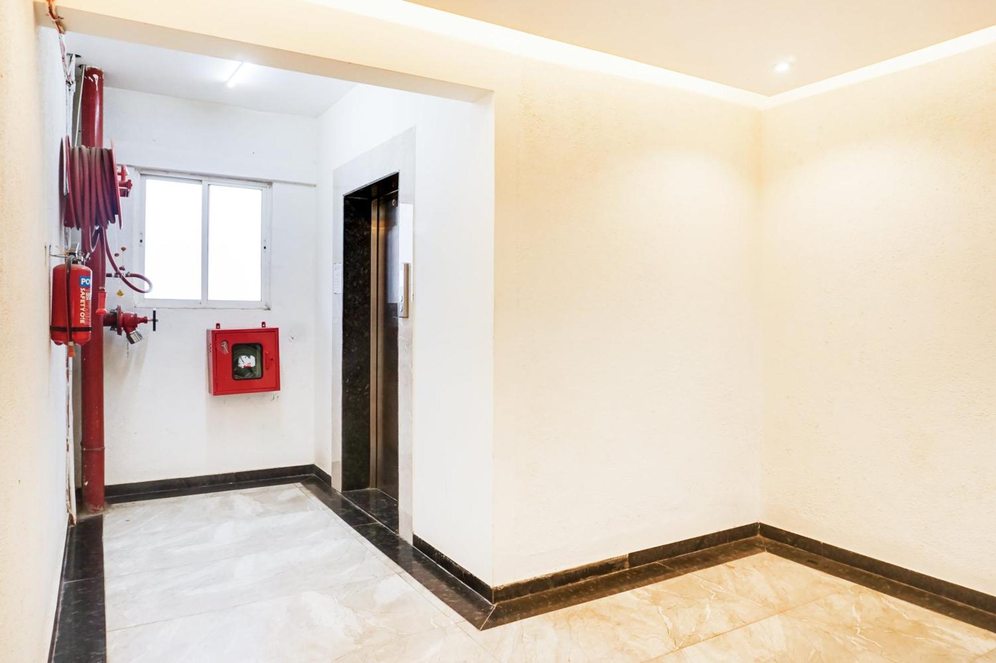 Super Townhouse Lohegaon Near Pune Airport Formerly Landmark Regency Lohogaon Exterior photo